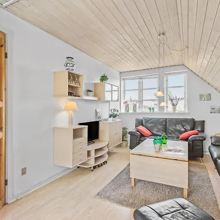 בית נופש 4 Bedroom Stunning In *