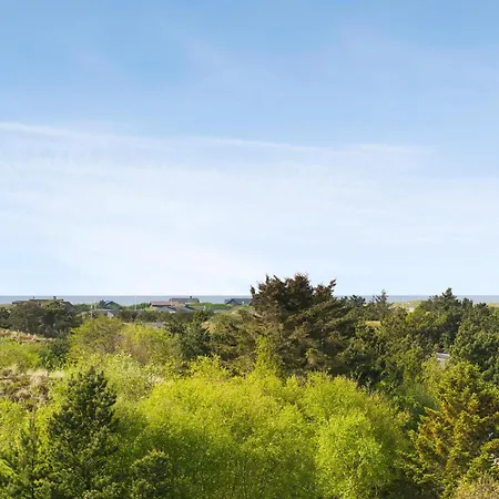 4 Bedroom Stunning In בית נופש Fanø