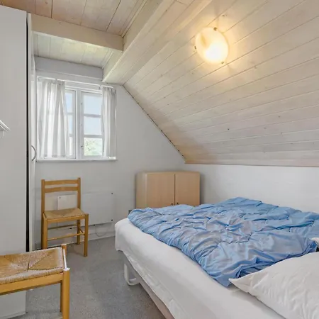 בית נופש 4 Bedroom Stunning In